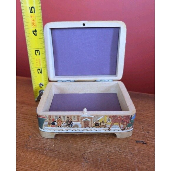 Vtg Russian hand painted Jewelry / Trinket Box horse sleigh Snow art signed - Picture 12 of 12